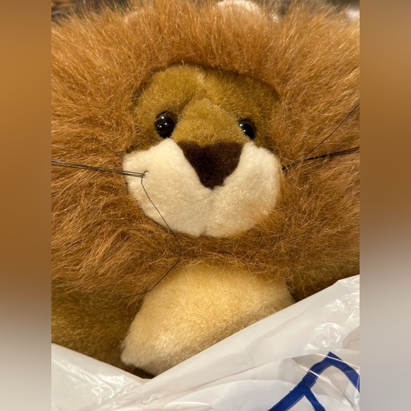 Vintage Stuffed Animal LION Plush 12" Pillow~1998 TWIE Angel Toys With Whiskers - Picture 5 of 16